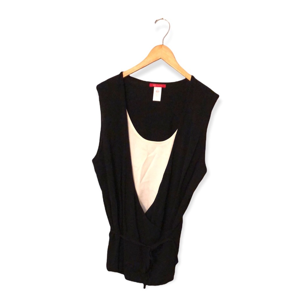 Size 3X Anne Klein black and white faux wrap top